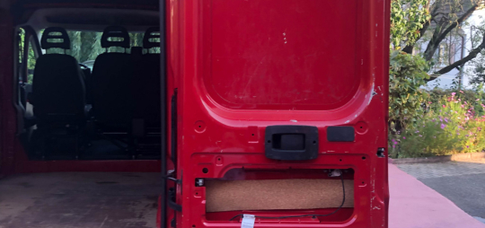 Comment am&eacute;nager et isoler soi-m&ecirc;me son van ou son fourgon avec du li&egrave;ge ?